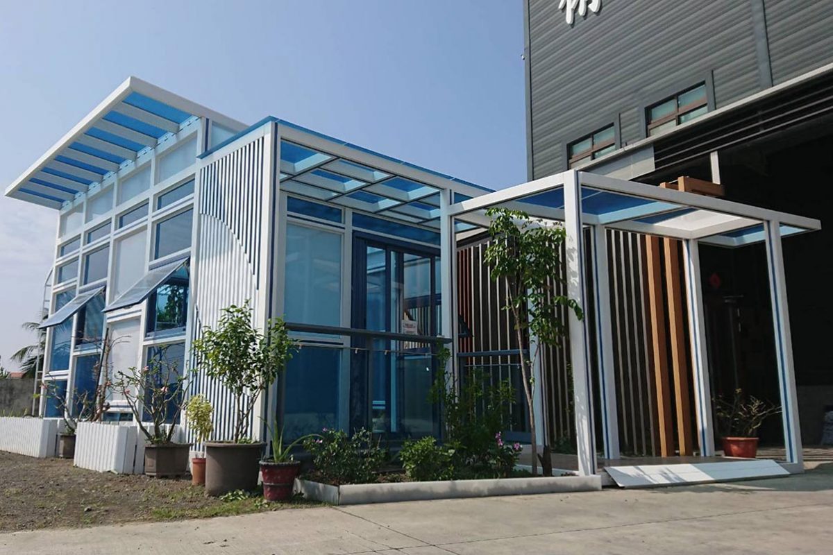 5. Ứng dụng thay kính chắn gió cửa