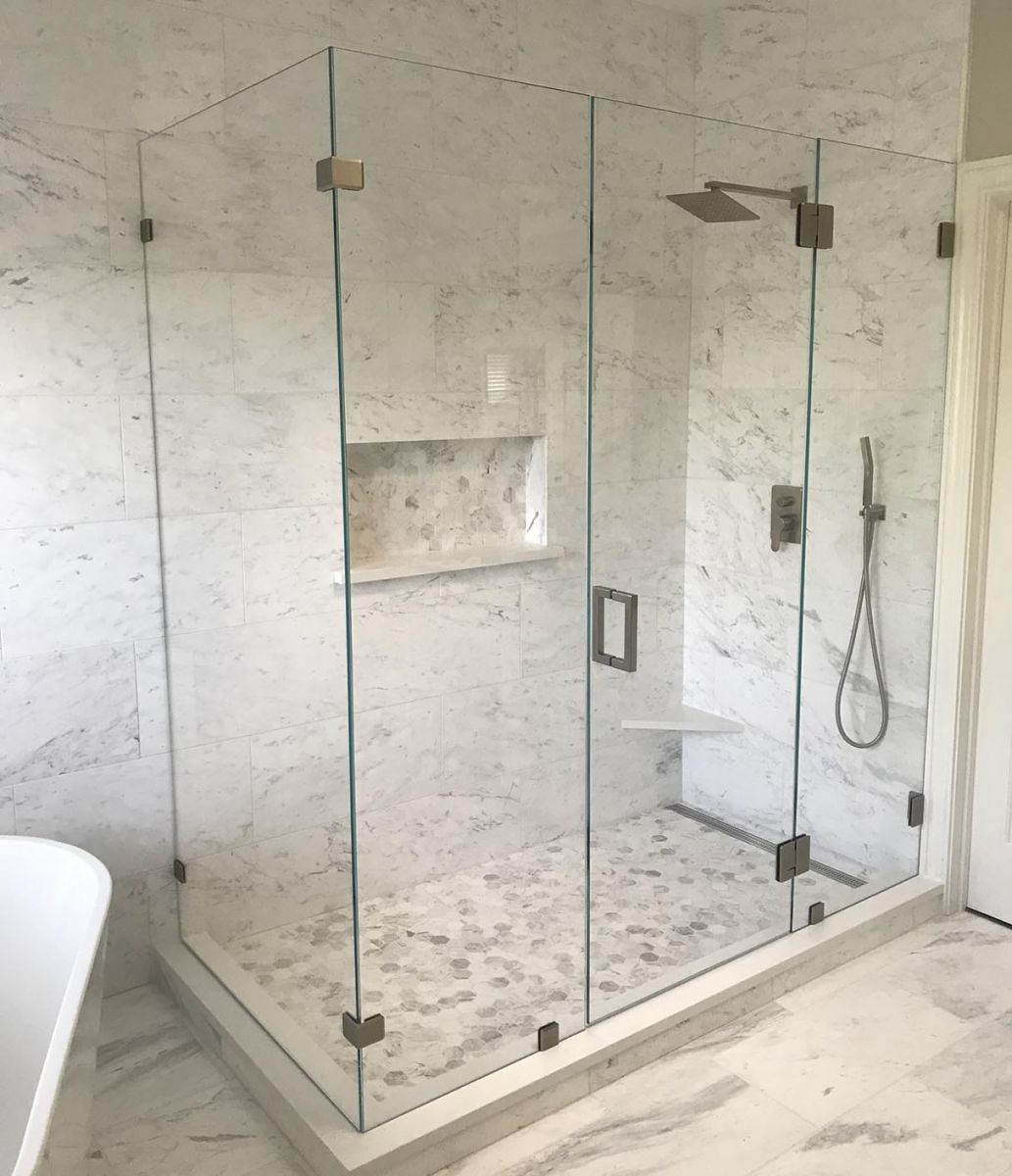 Mẫu vách ngăn phòng tắm đứng đẹp làm bằng tấm nhựa mica acrylic