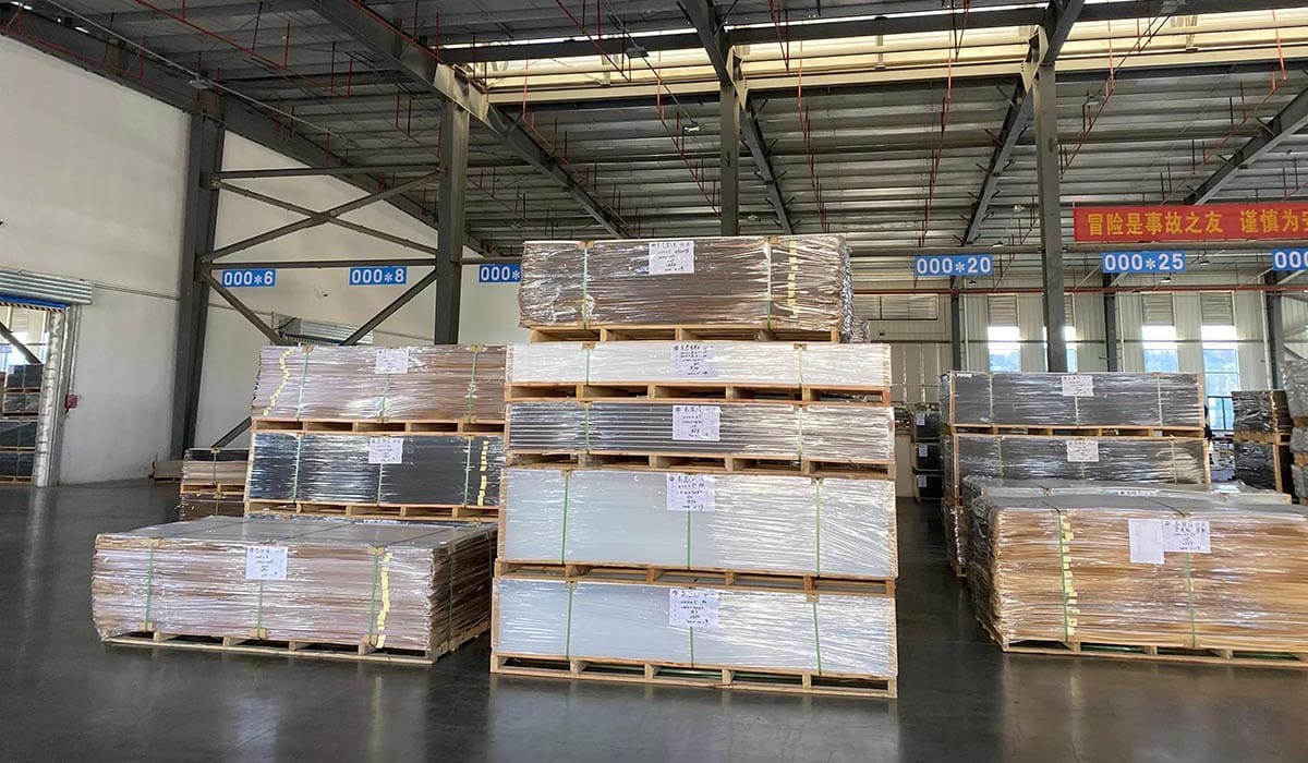 Poli metyl metacrylat là gì? Bảng giá nhựa PMMA và ứng dụng kỹ thuật