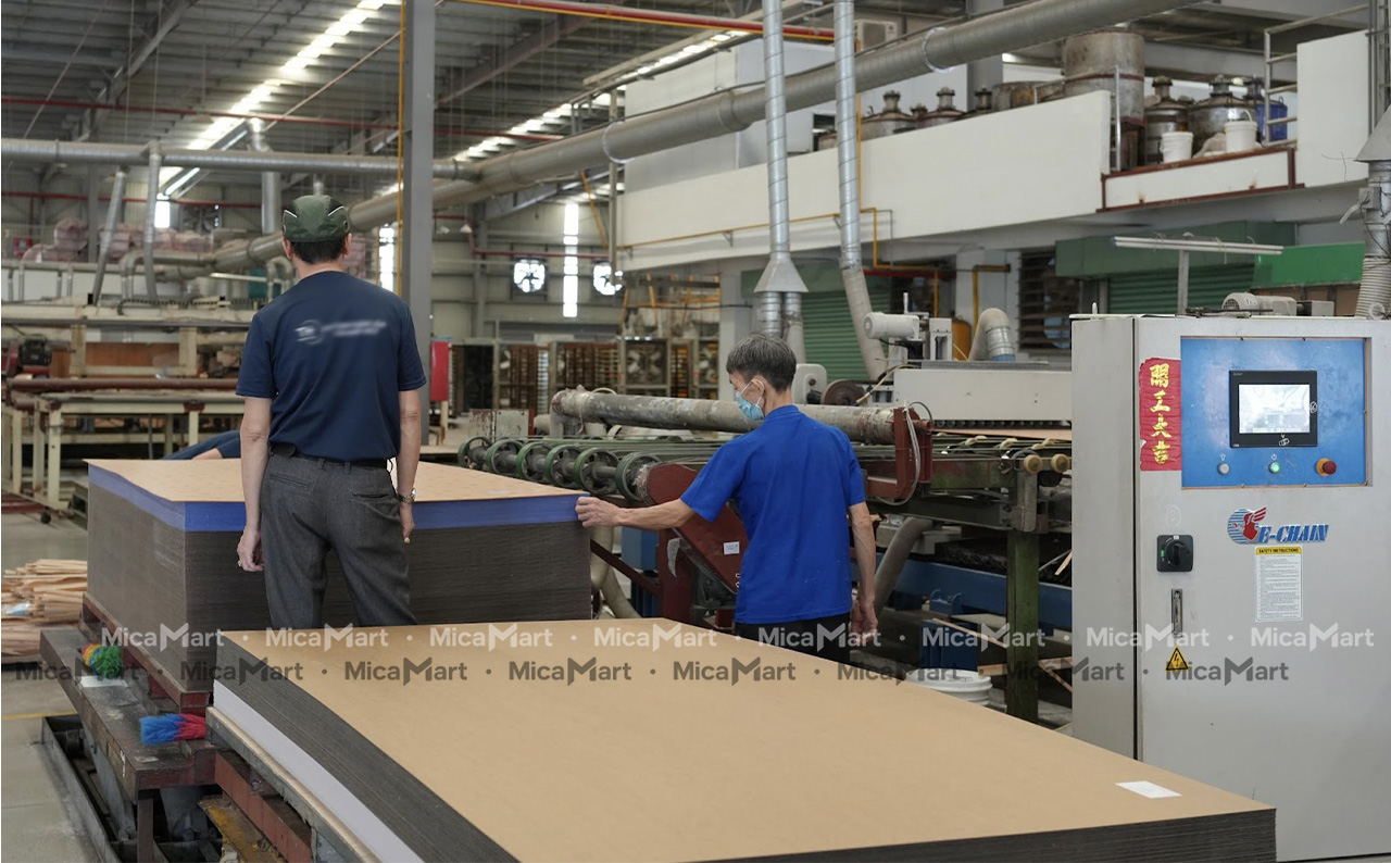 Tấm nhựa mica cắt lẻ theo yêu cầu tại Mica Mart