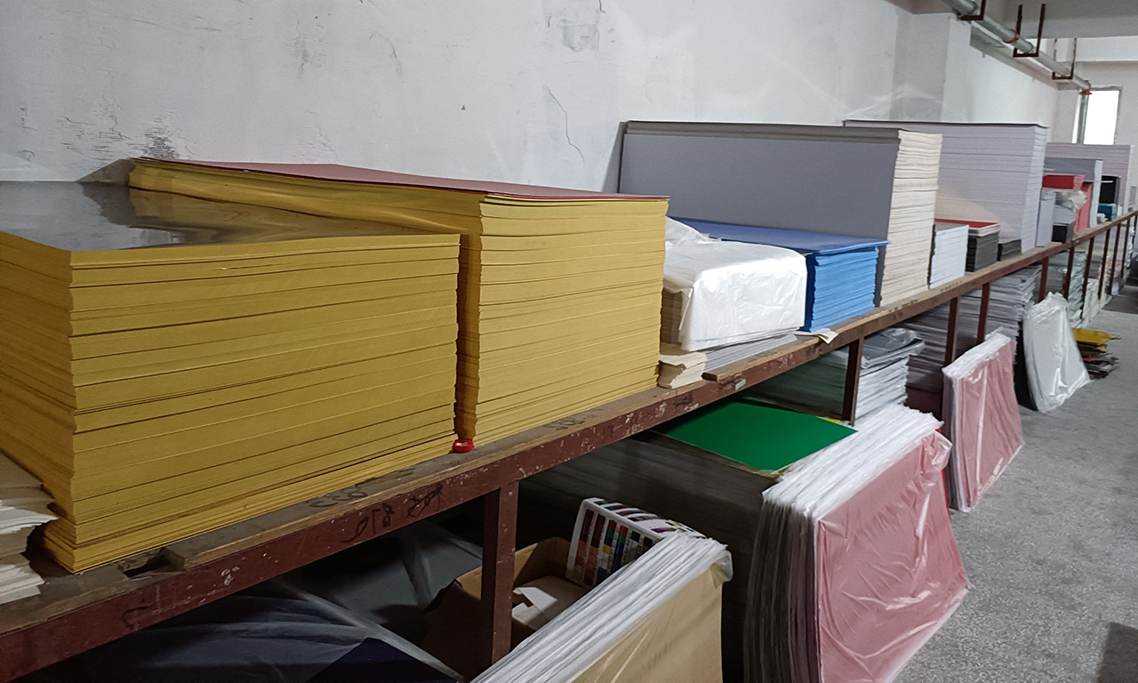 Thông số kỹ thuật tấm nhựa mica gương màu trà