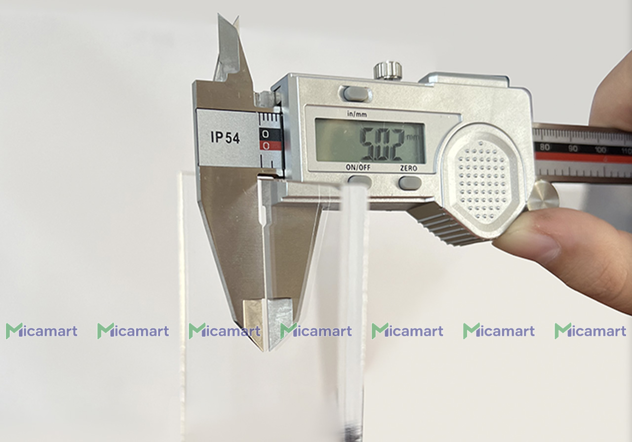 Thông số kỹ thuật tấm mica khổ F 1m575 x 3m05
