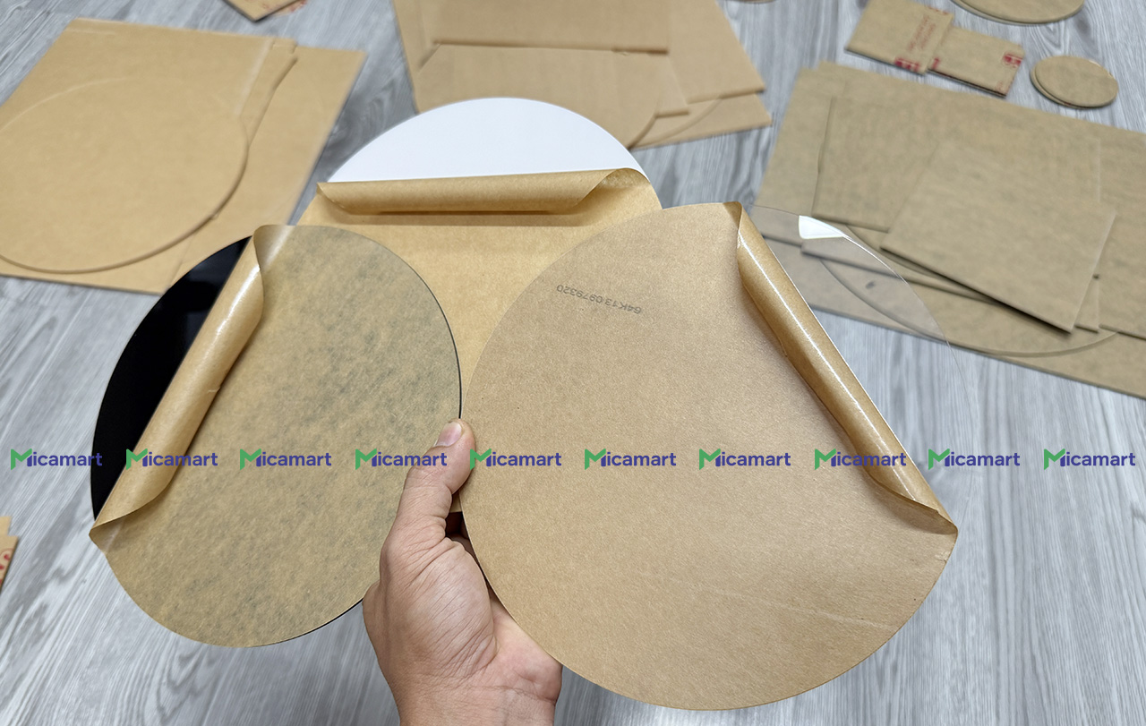 Tấm mica tròn đường kính 20cm tiện lợi và tiết kiệm vật liệu