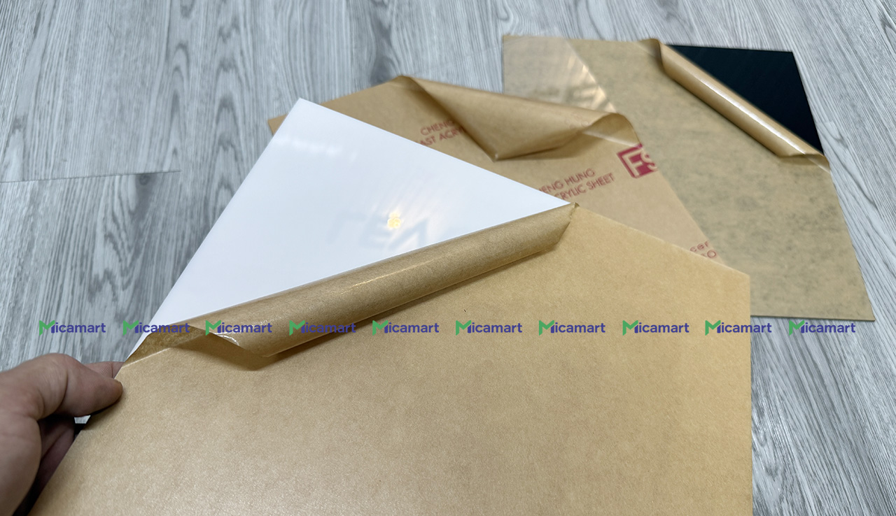Tấm mica vuông kích thước 30x30cm - lựa chọn tiêu chuẩn cho nhiều ứng dụng