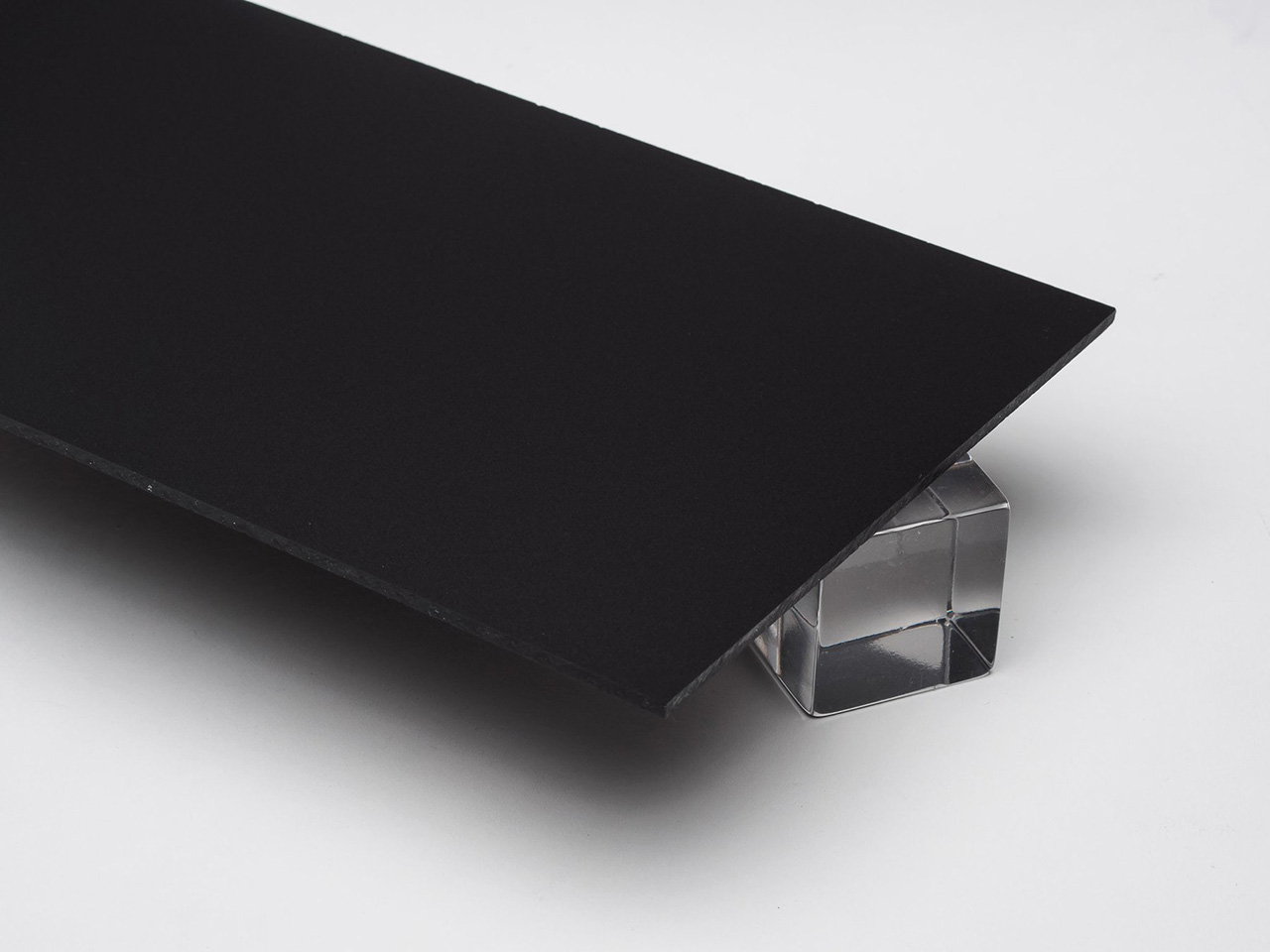 Thông số kỹ thuật tấm mica màu đen 502 FS / CC