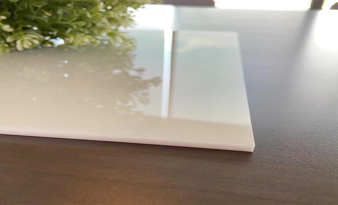 Tấm mica trắng 4mm Đài Loan
