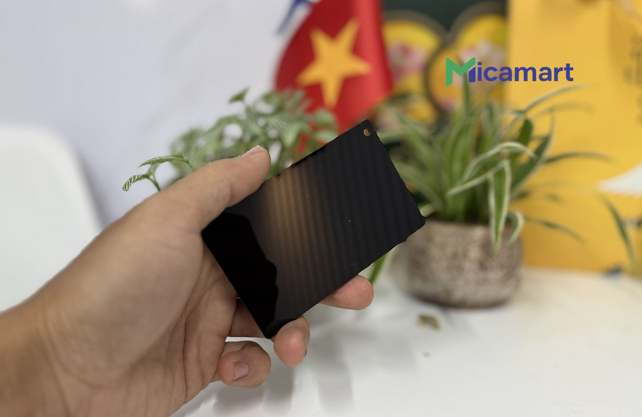 Tấm mica màu đen Đài Loan FS / CC