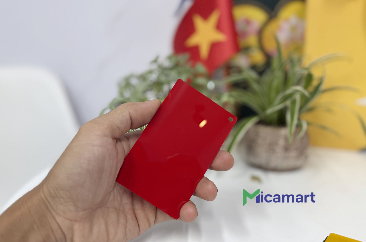 Tấm mica màu đỏ Đài Loan FS / CC