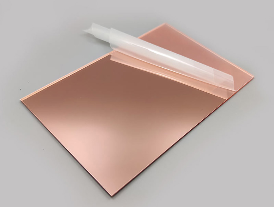 Tấm nhựa mica gương màu hồng