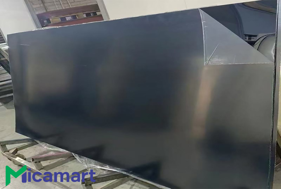 Tấm nhựa mica gương đen khói